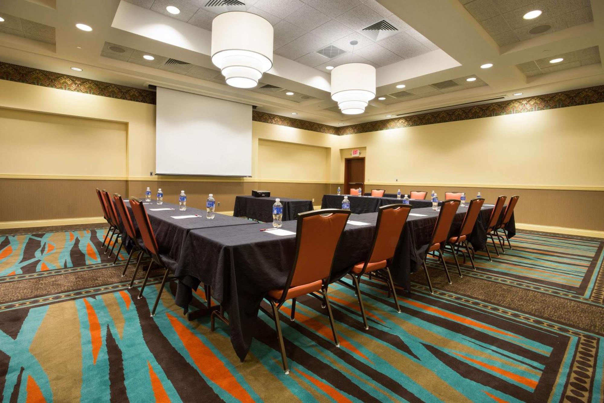 Drury Inn & Suites Columbus โกรฟซิตี ภายนอก รูปภาพ