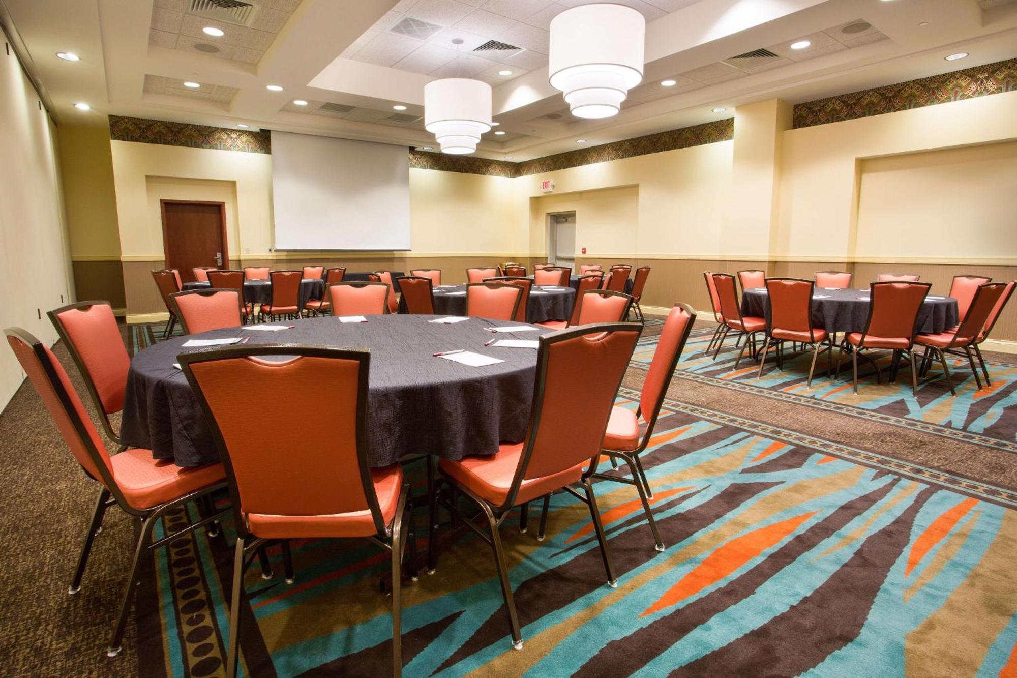 Drury Inn & Suites Columbus โกรฟซิตี ภายนอก รูปภาพ